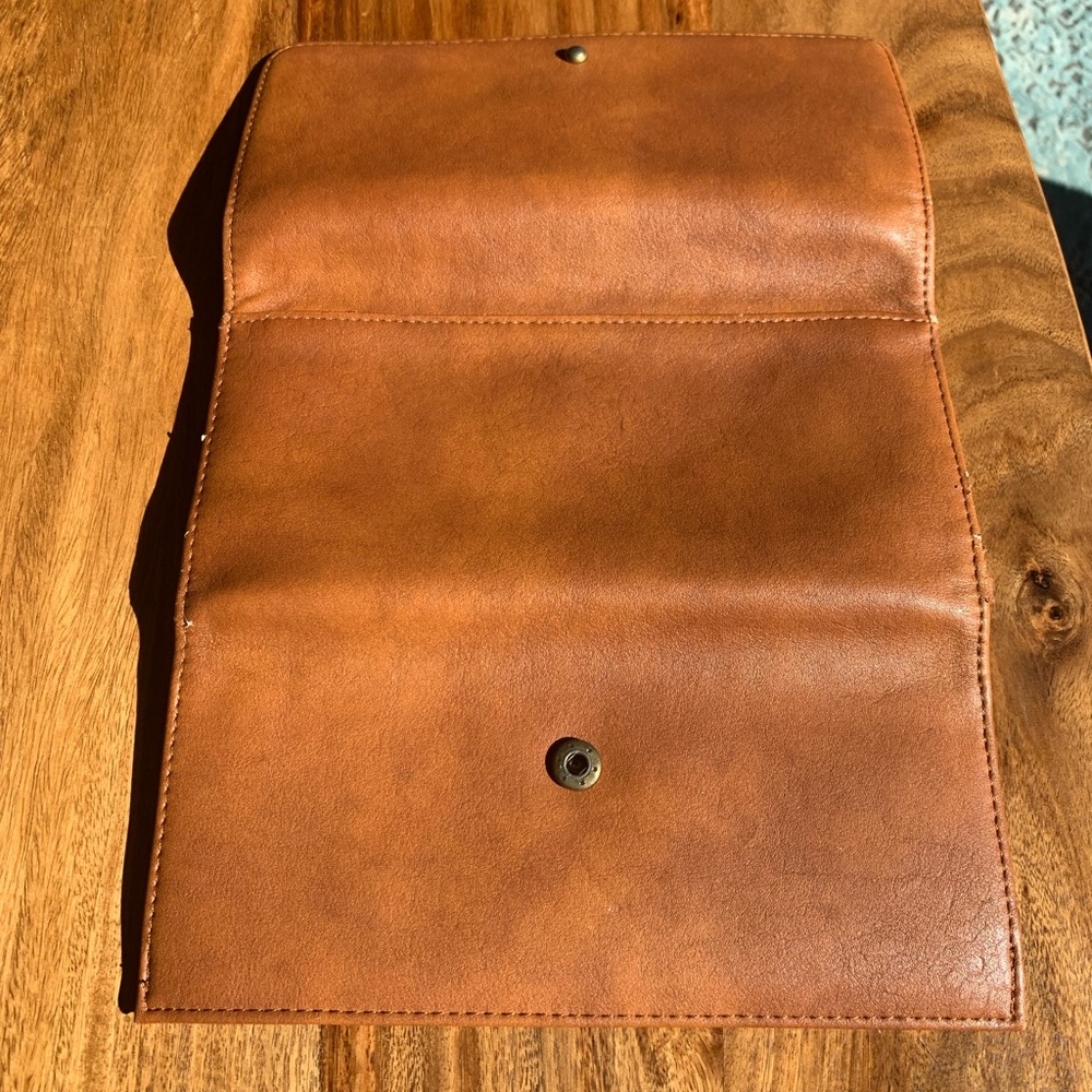 Universal Thread Wallet - Picture 4 of 5